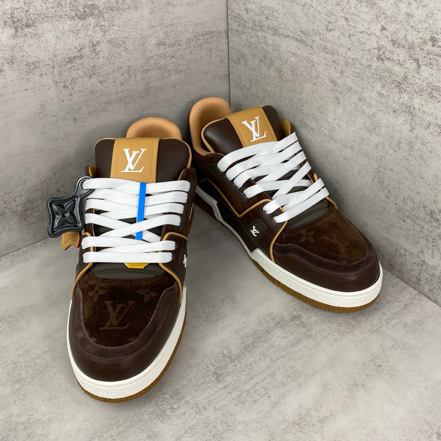 Кроссовки Женские Louis Vuitton 18535716