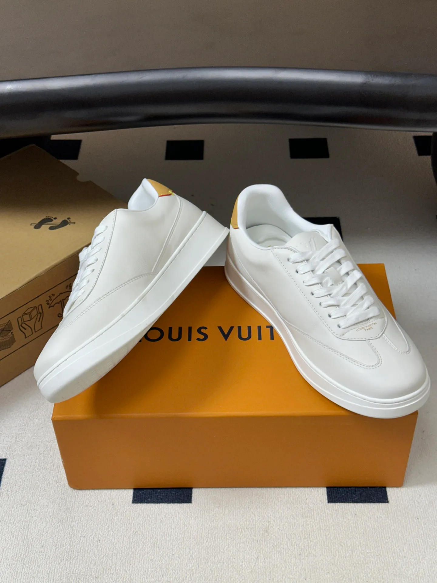 Кроссовки Мужские Louis Vuitton 18340907
