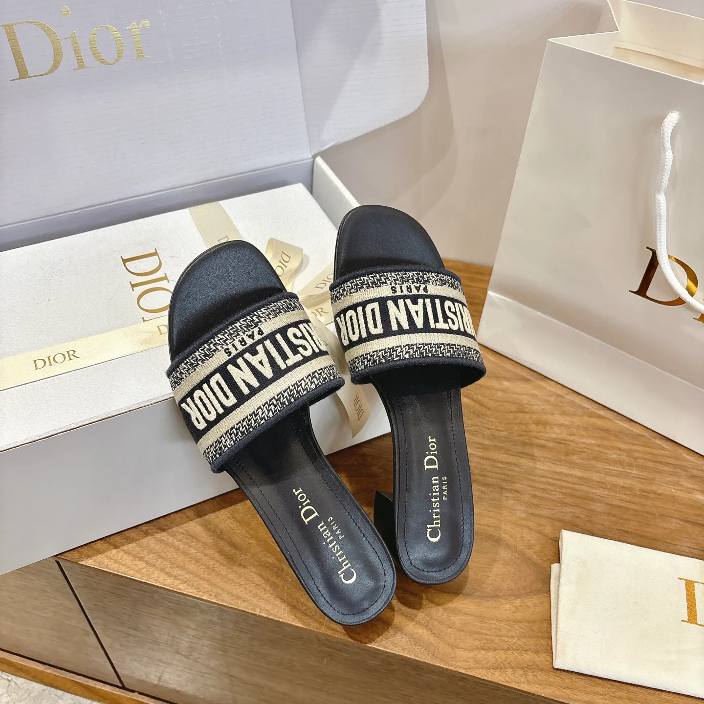 Босоножки Женские Christian Dior 1137327