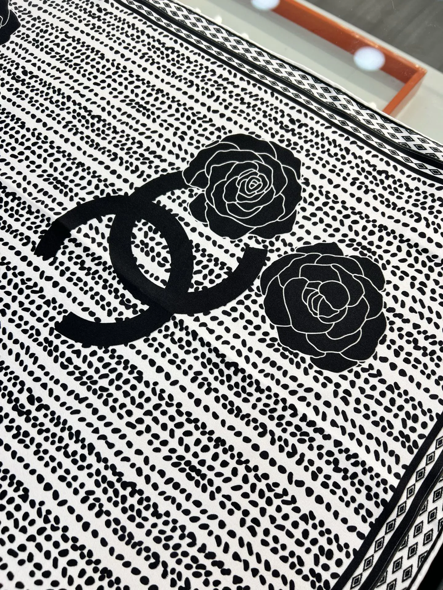 Платки Chanel 1883111