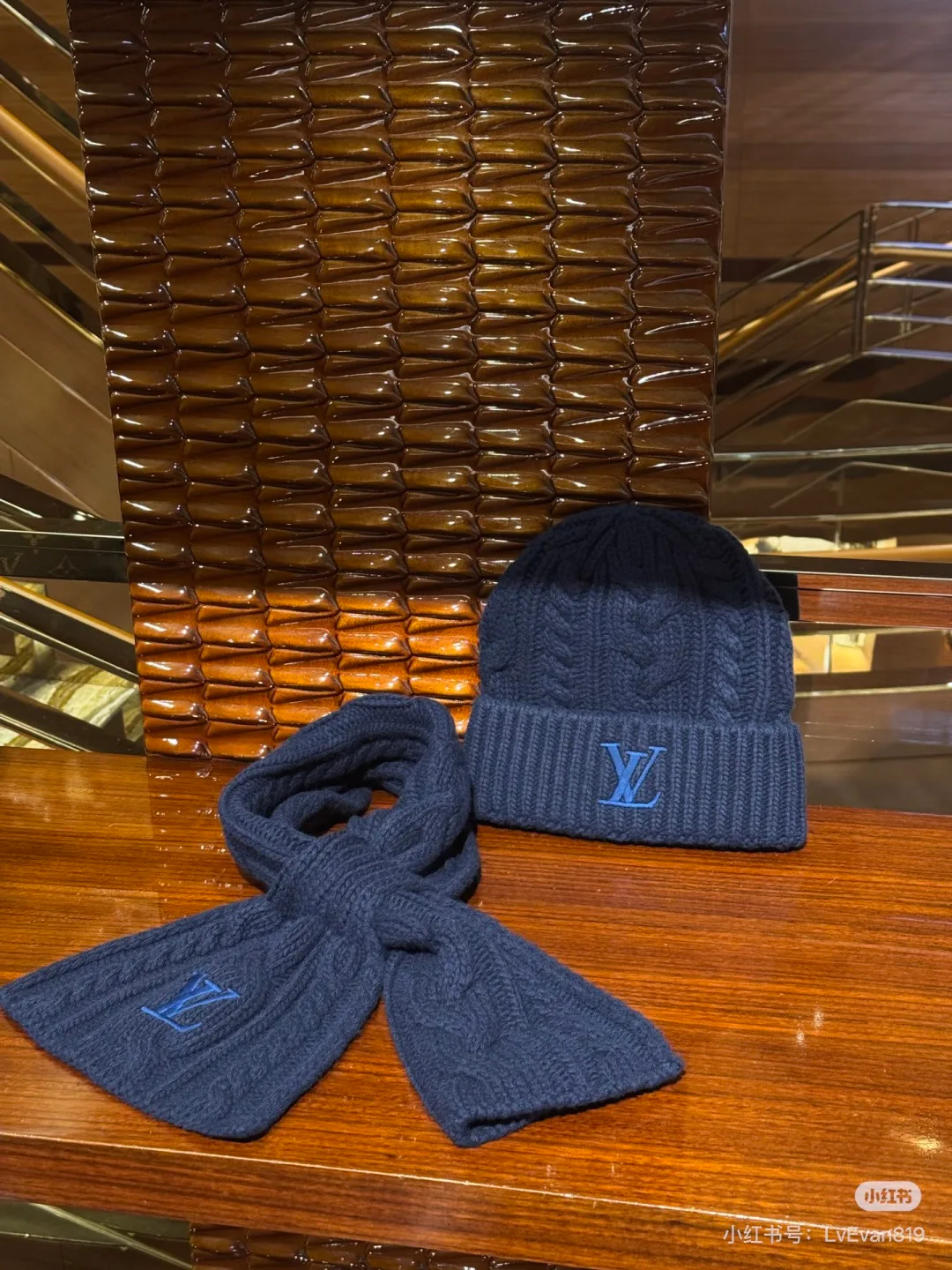 Шарфы Louis Vuitton 808633