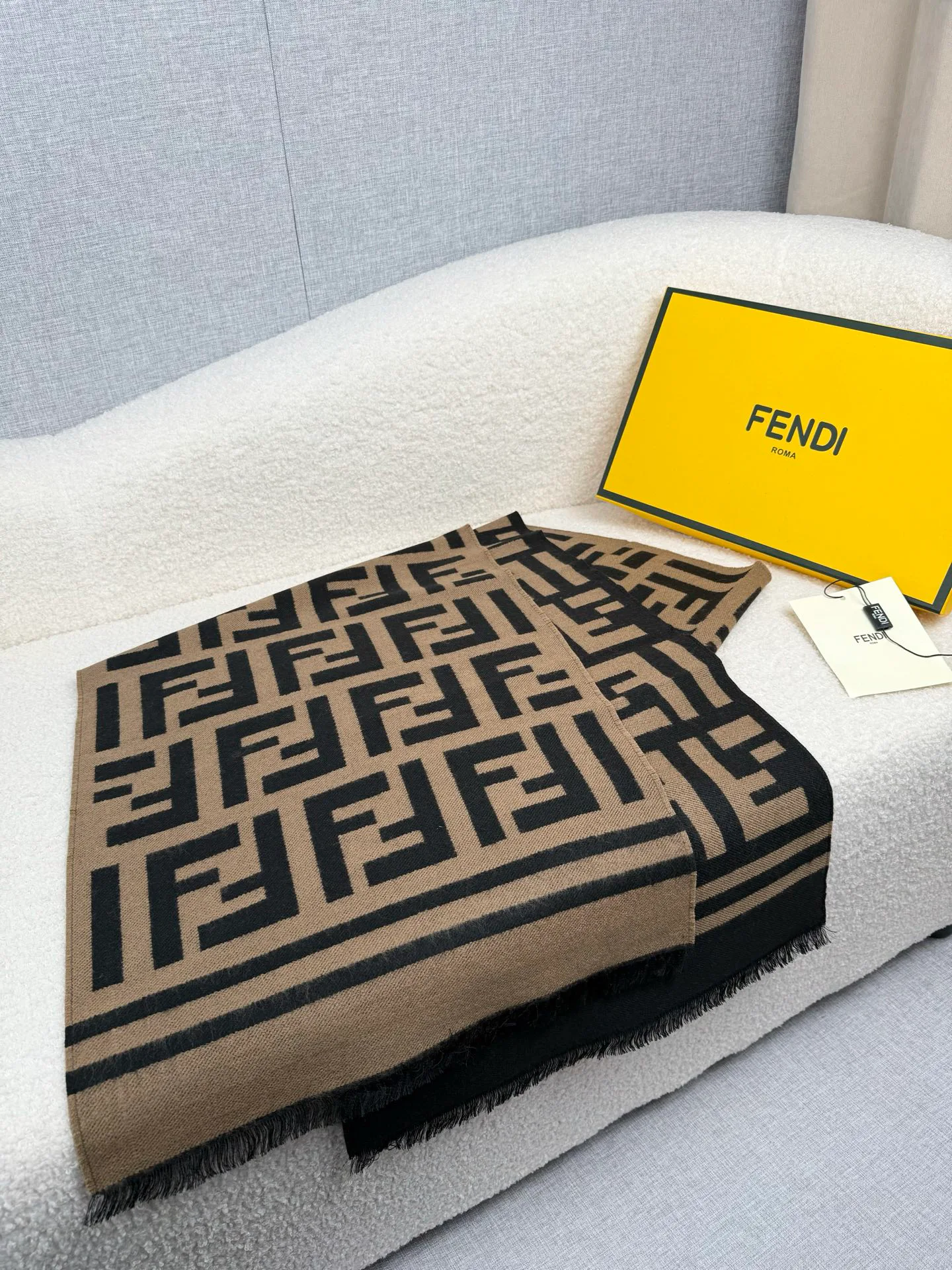 Шарфы Fendi 17795635
