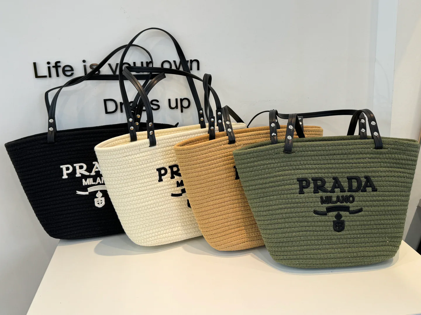 Классические Сумки Женские Prada 12765026