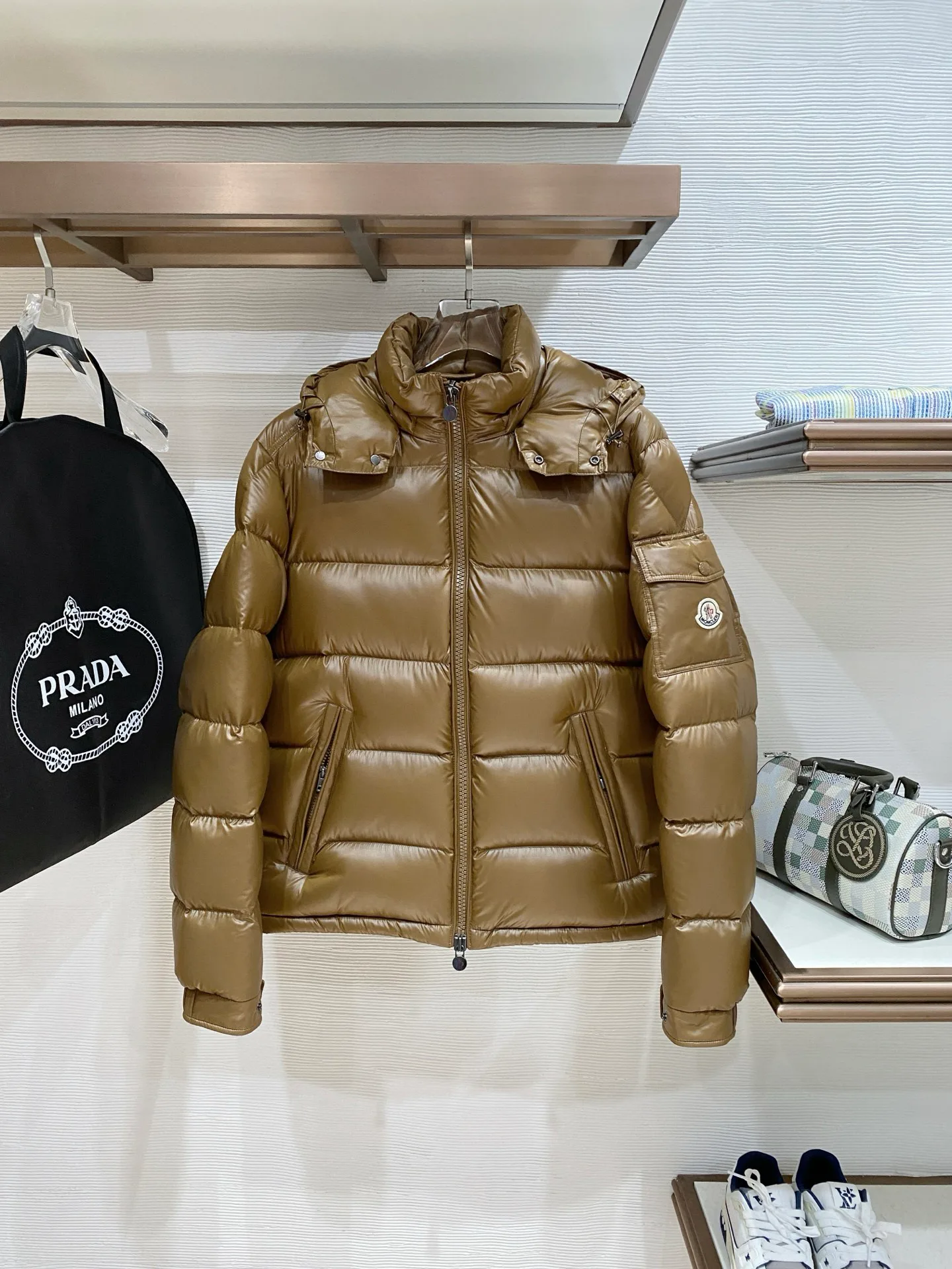 Куртки И Пуховики Мужские Moncler 4600959