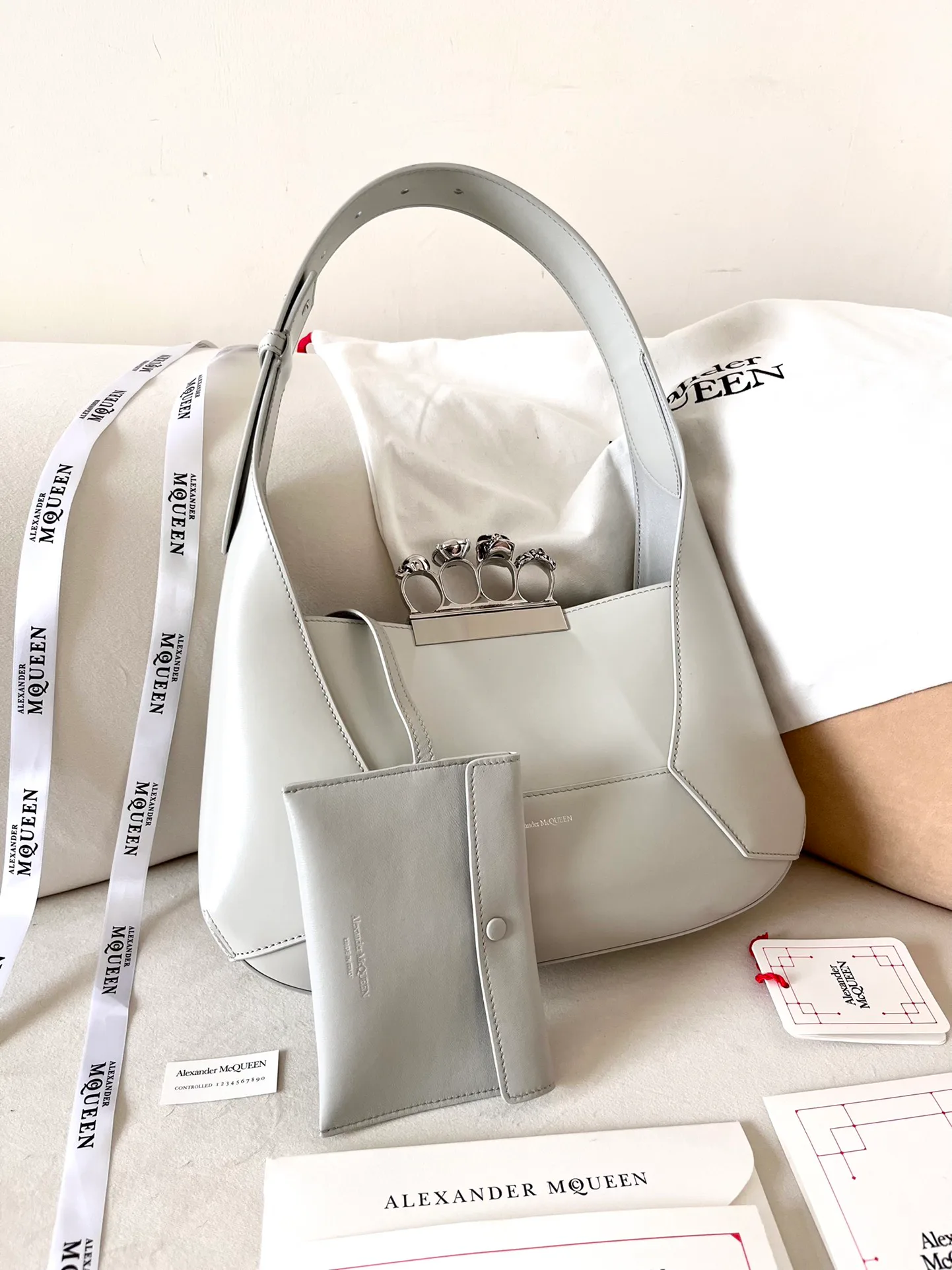 Сумки На Ремне Женские Alexander Mcqueen 11472531