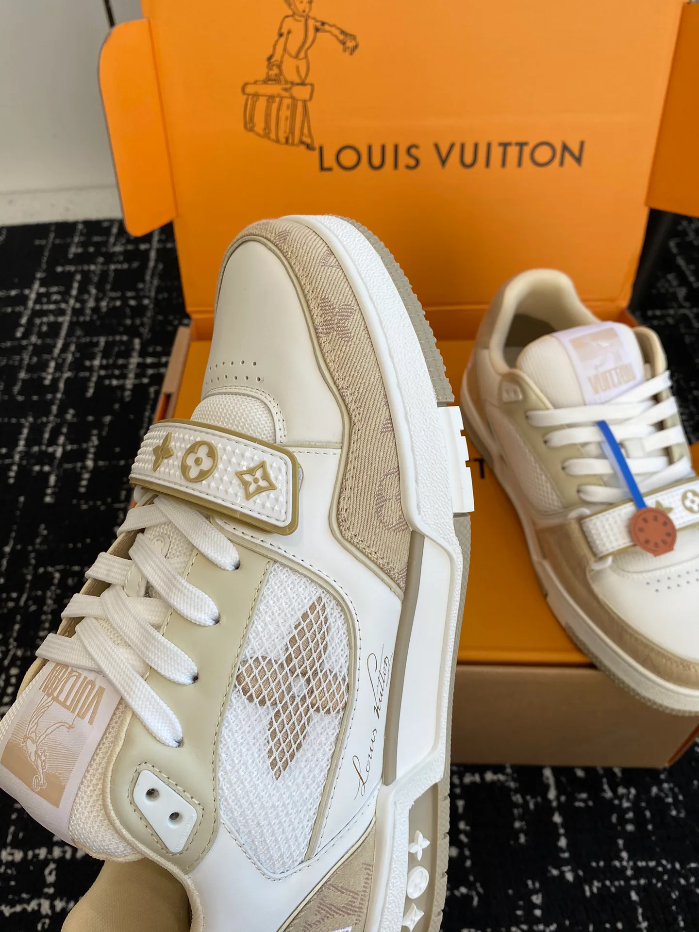 Кроссовки Женские Louis Vuitton 5438161