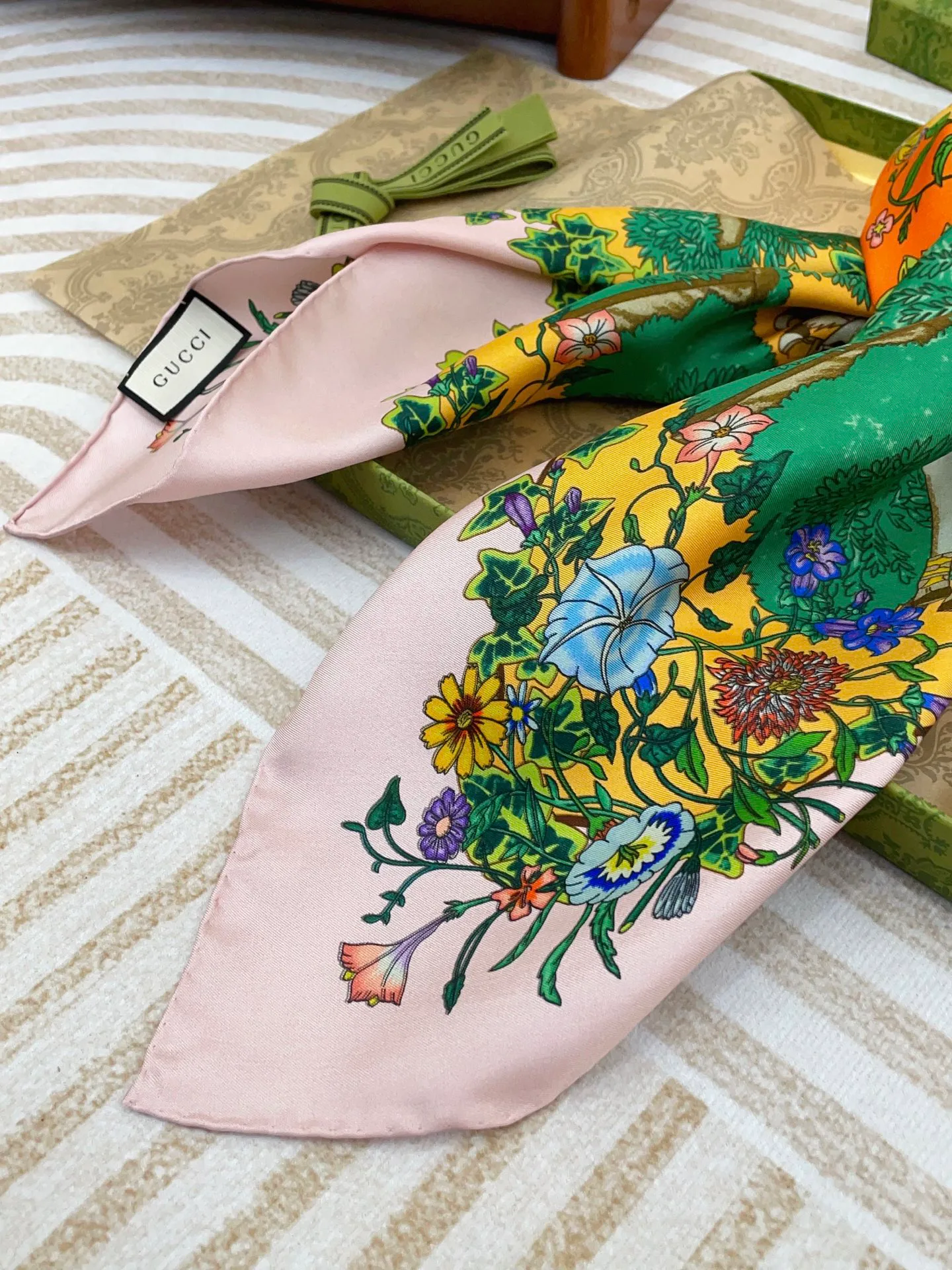 Платки Gucci 10189