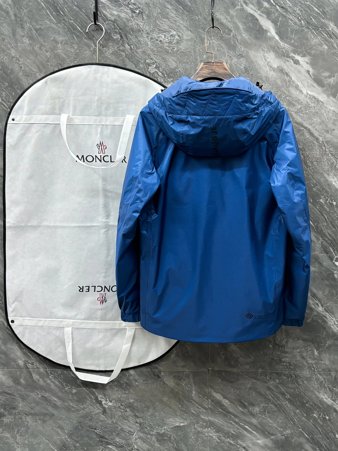 Куртки И Пуховики Мужские Moncler 273055