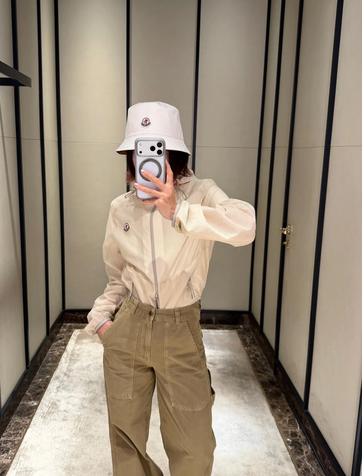 Куртки И Пуховики Женские Moncler 17567580