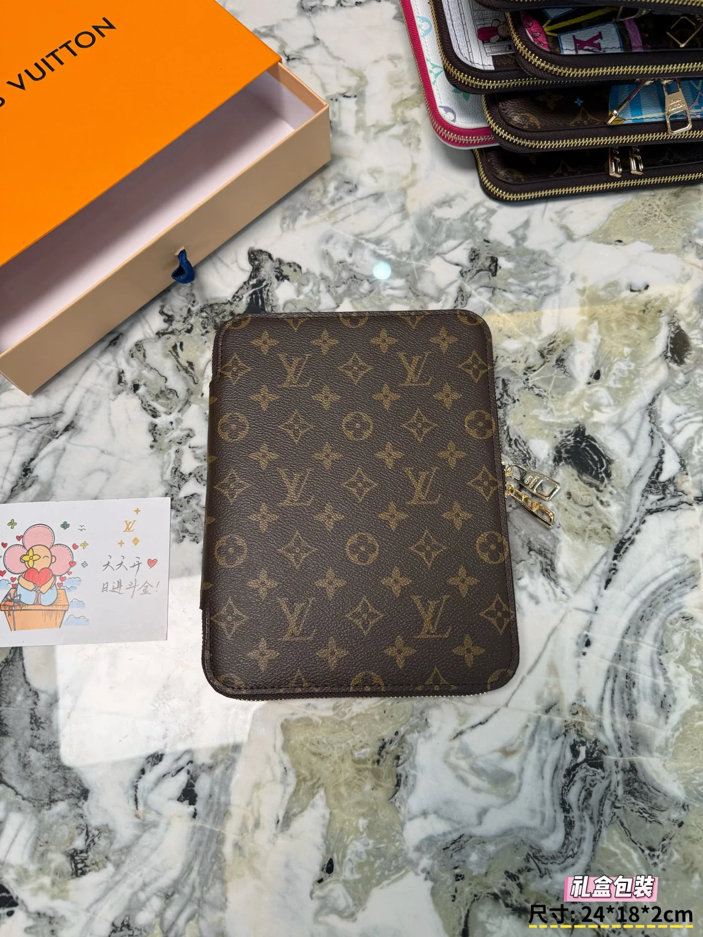 Клатчи Женские Louis Vuitton 18013760