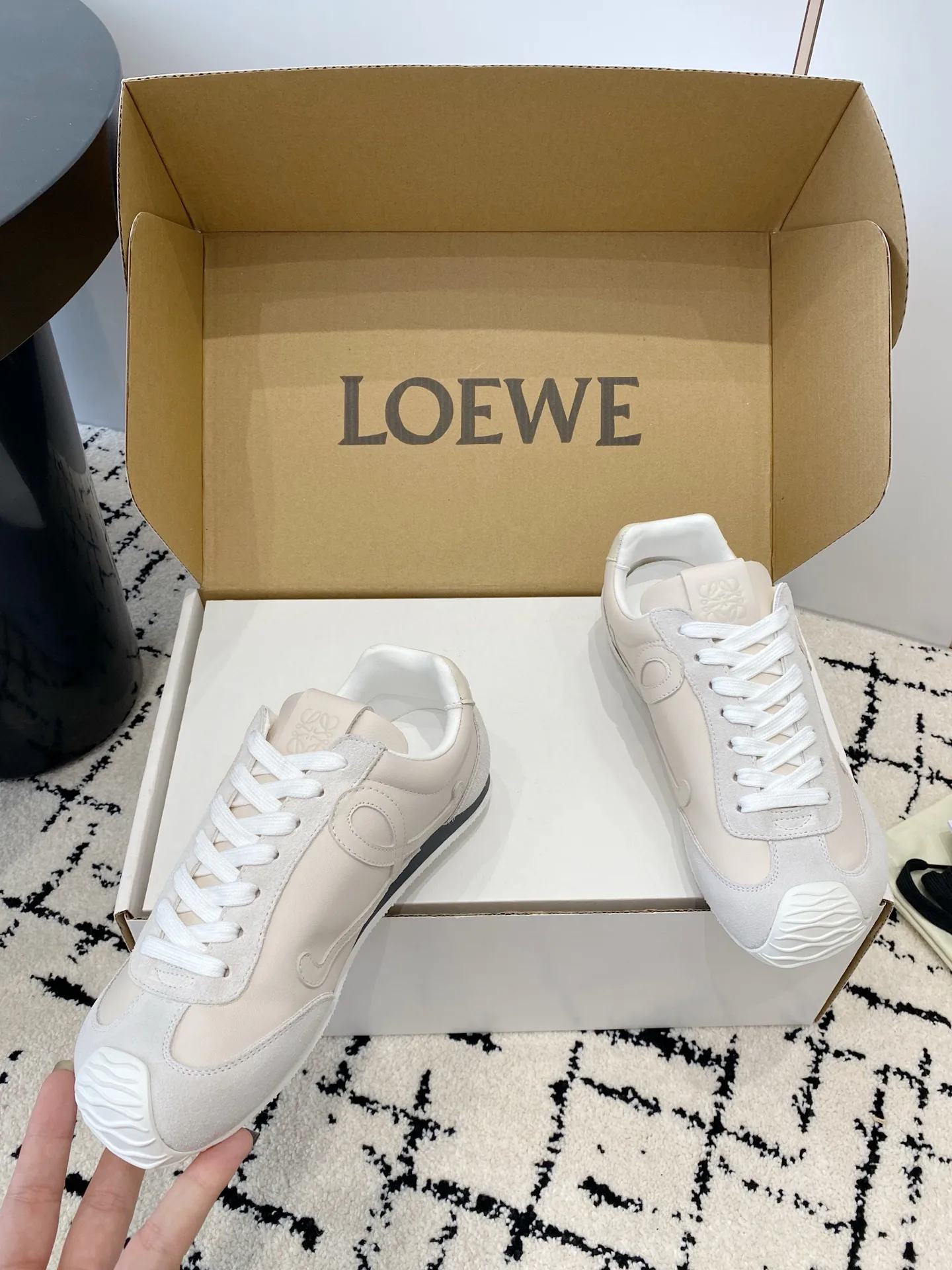 Кроссовки Женские Loewe 18268853