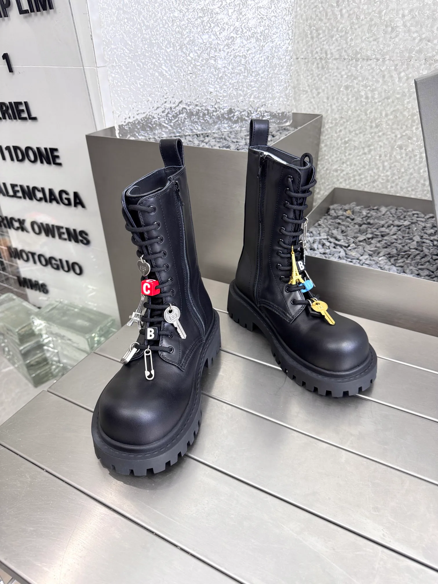 Ботинки Женские Balenciaga 17912876
