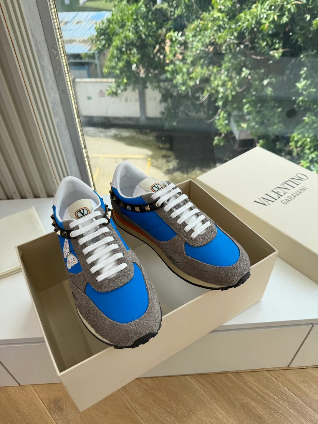 Кроссовки Женские Valentino 18053442