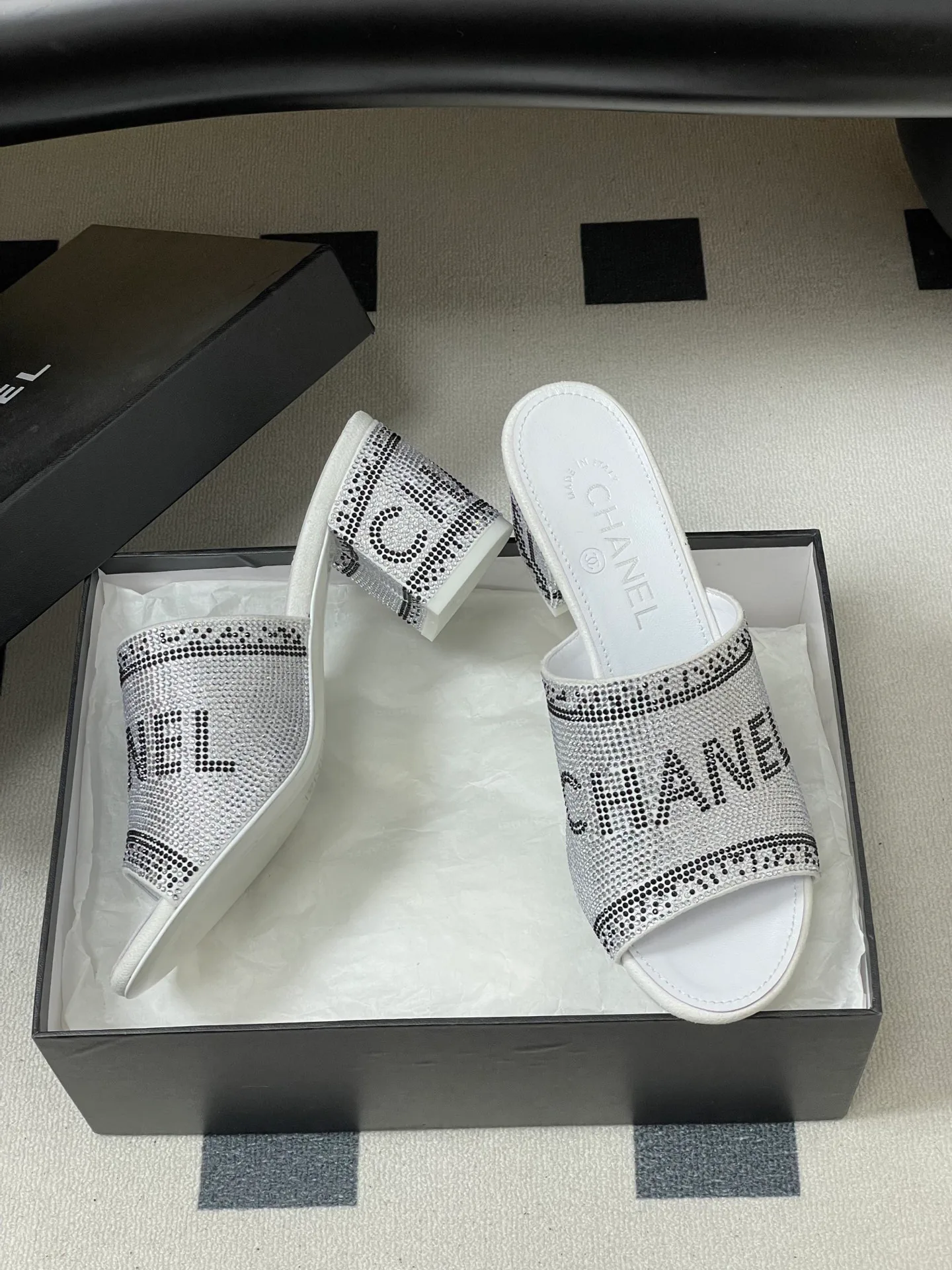 Босоножки Женские Chanel 10993947