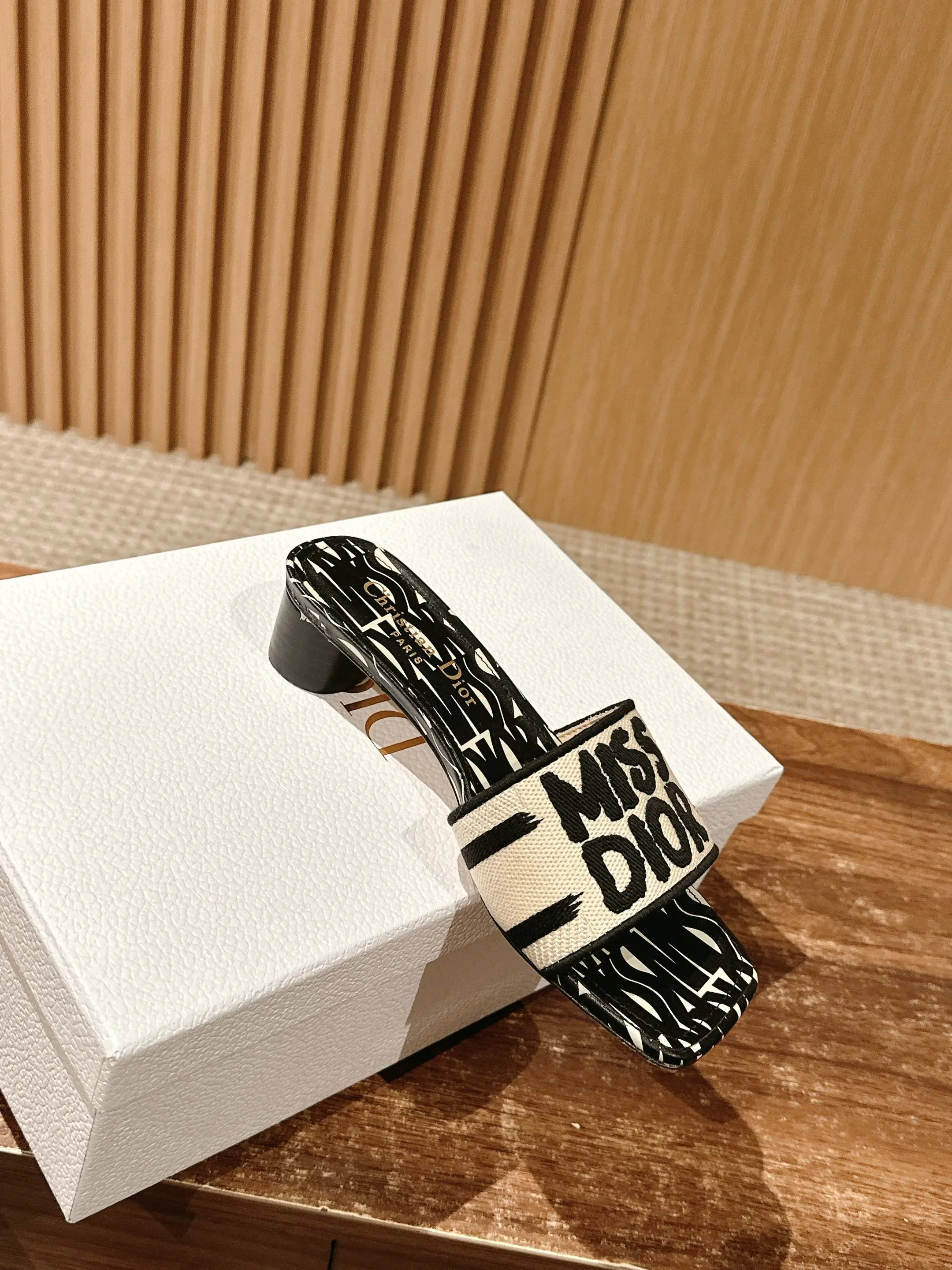 Босоножки Женские Christian Dior 11600019