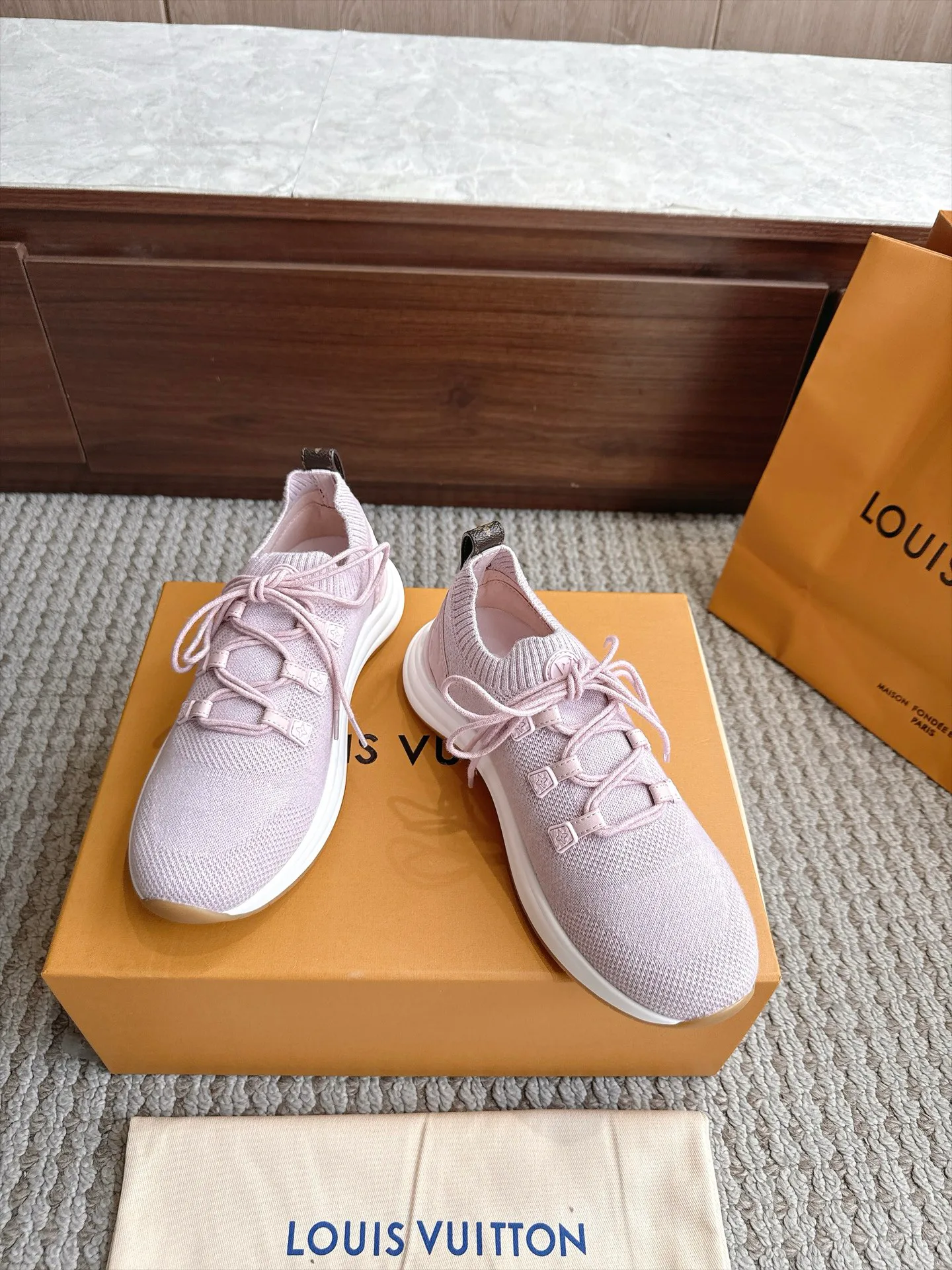 Кроссовки Мужские Louis Vuitton 18333244