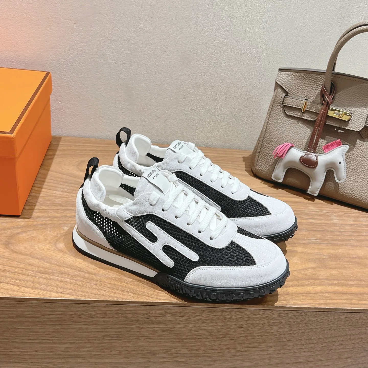 Кроссовки Женские Hermes 10189028