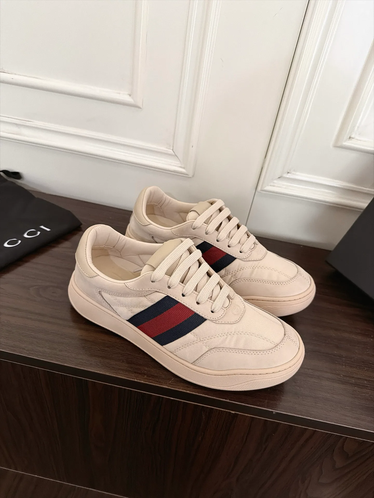 Кроссовки Женские Gucci 18586693