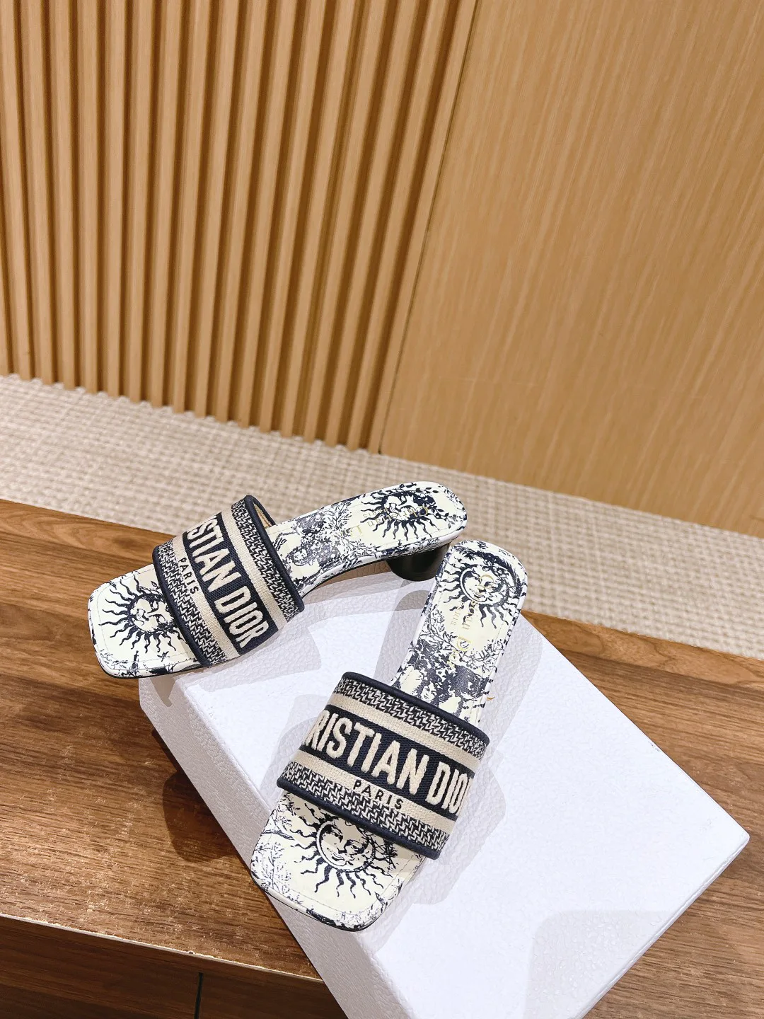 Босоножки Женские Christian Dior 11600026