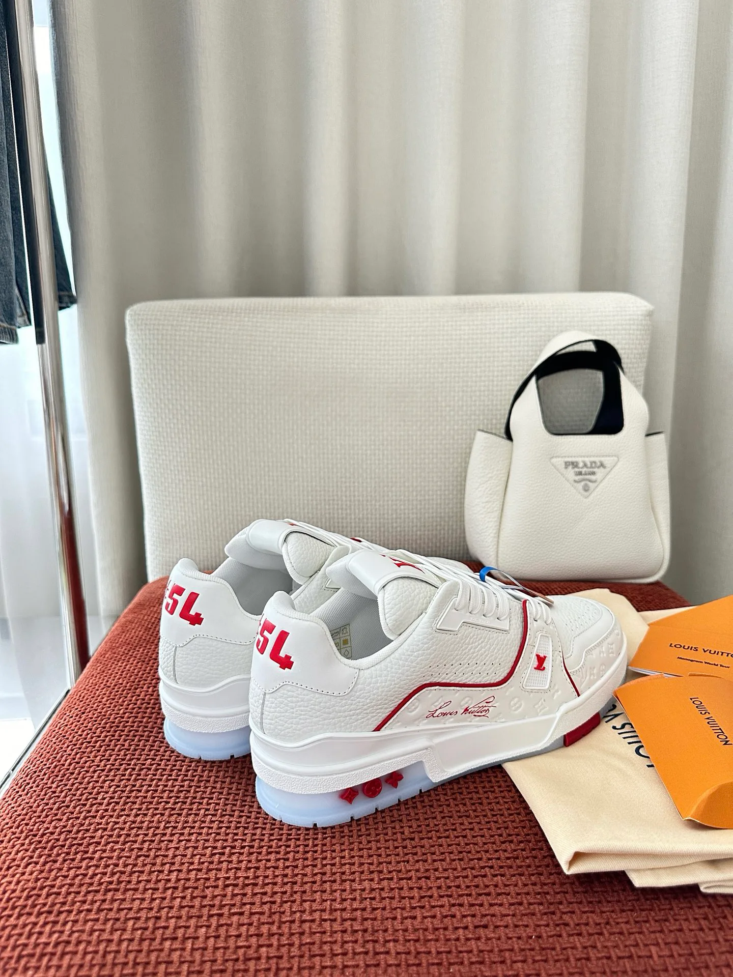 Кроссовки Женские Louis Vuitton 17449366