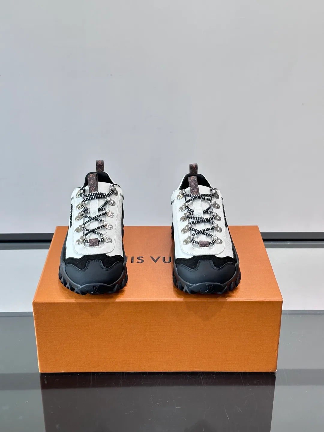 Кроссовки Женские Louis Vuitton 13580311