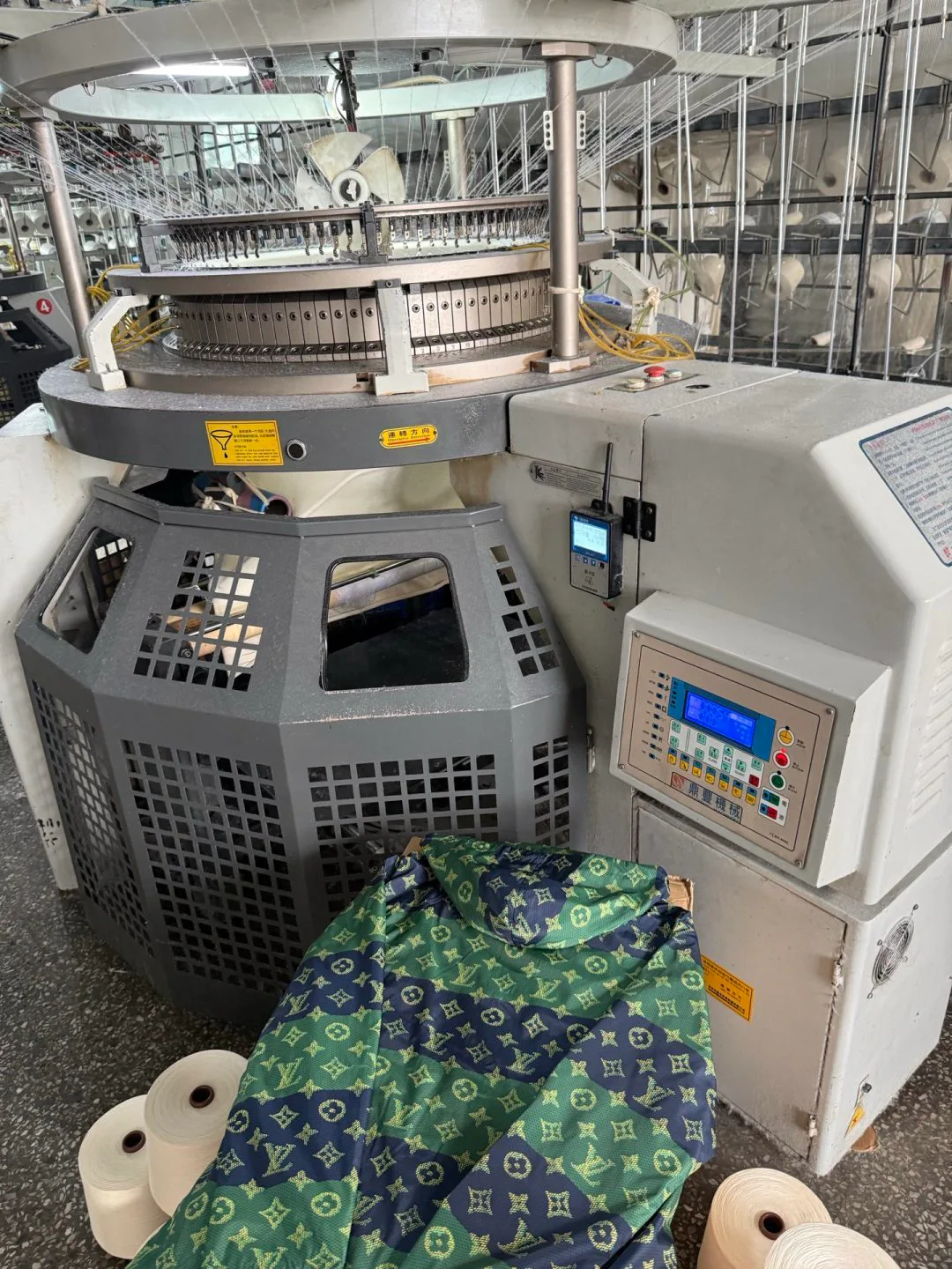 Куртки И Пуховики Мужские Louis Vuitton 8973489