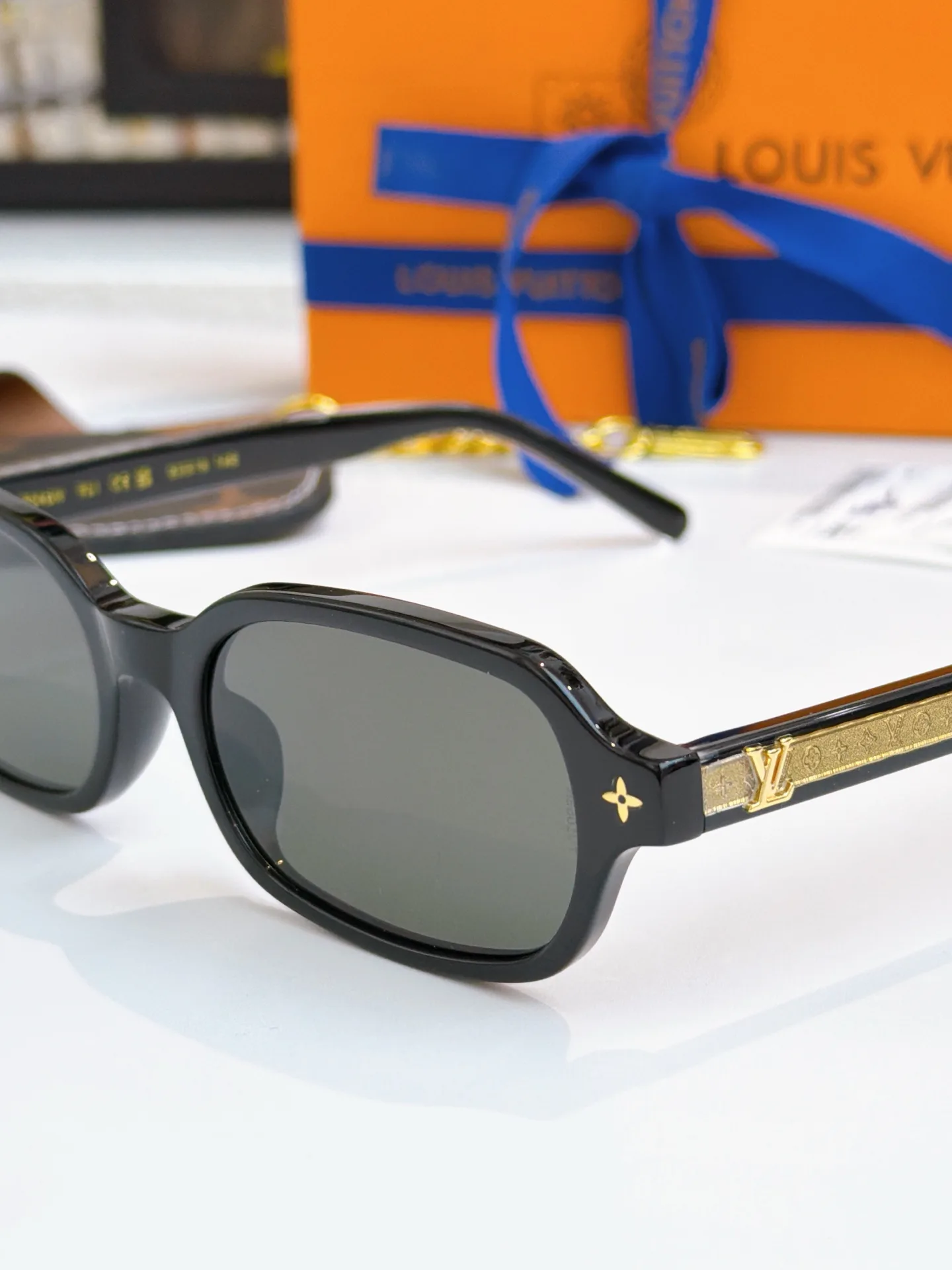 Очки Louis Vuitton 11055496