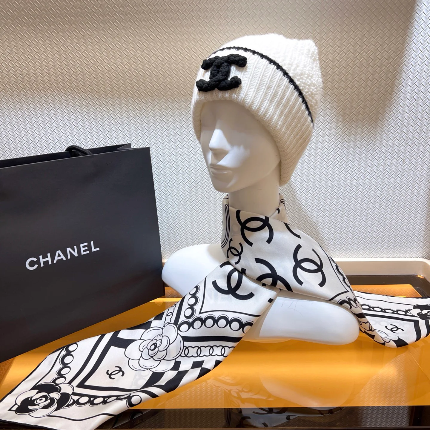 Платки Chanel 5021496