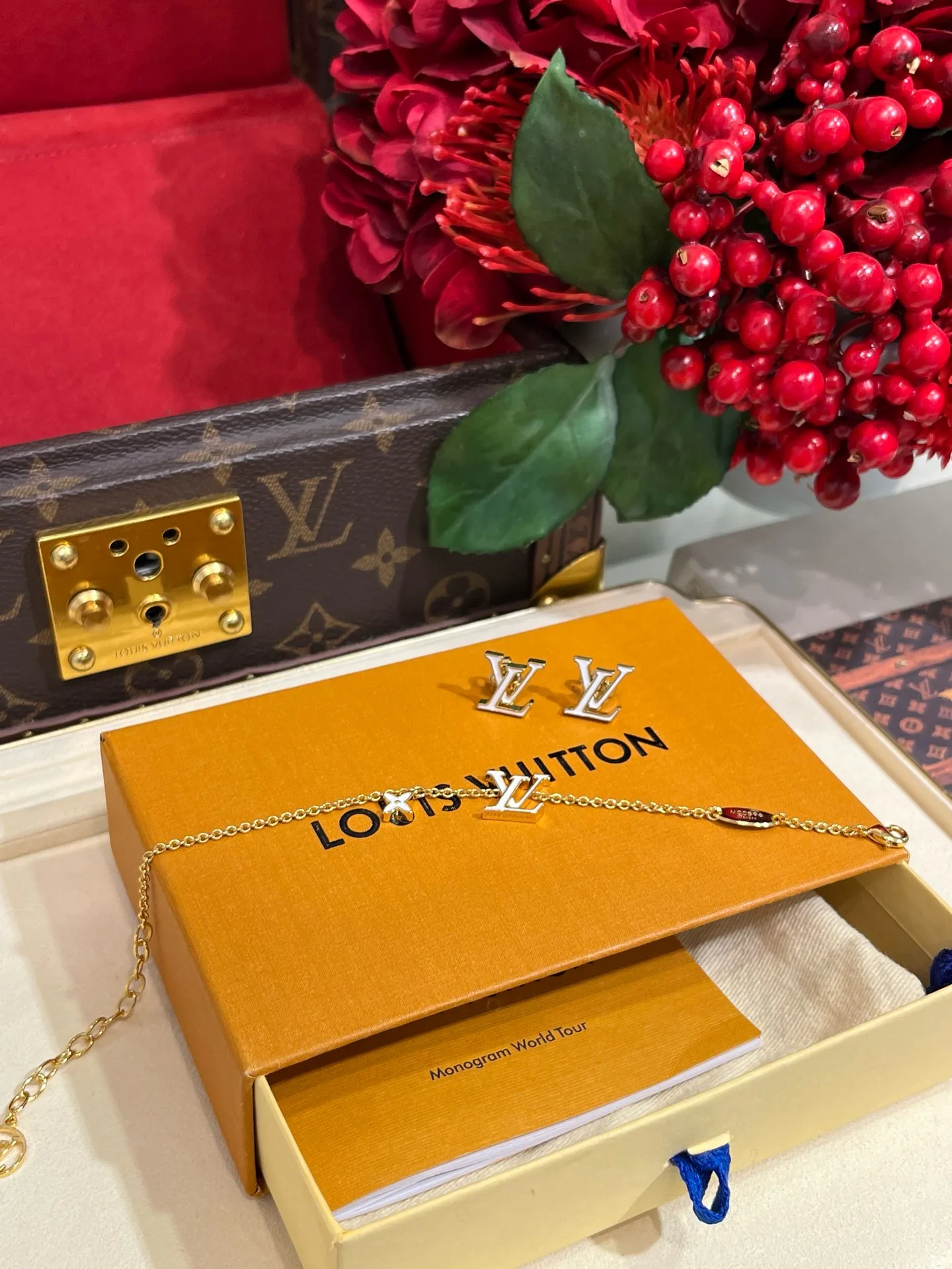 Бижутерия Louis Vuitton 17819351