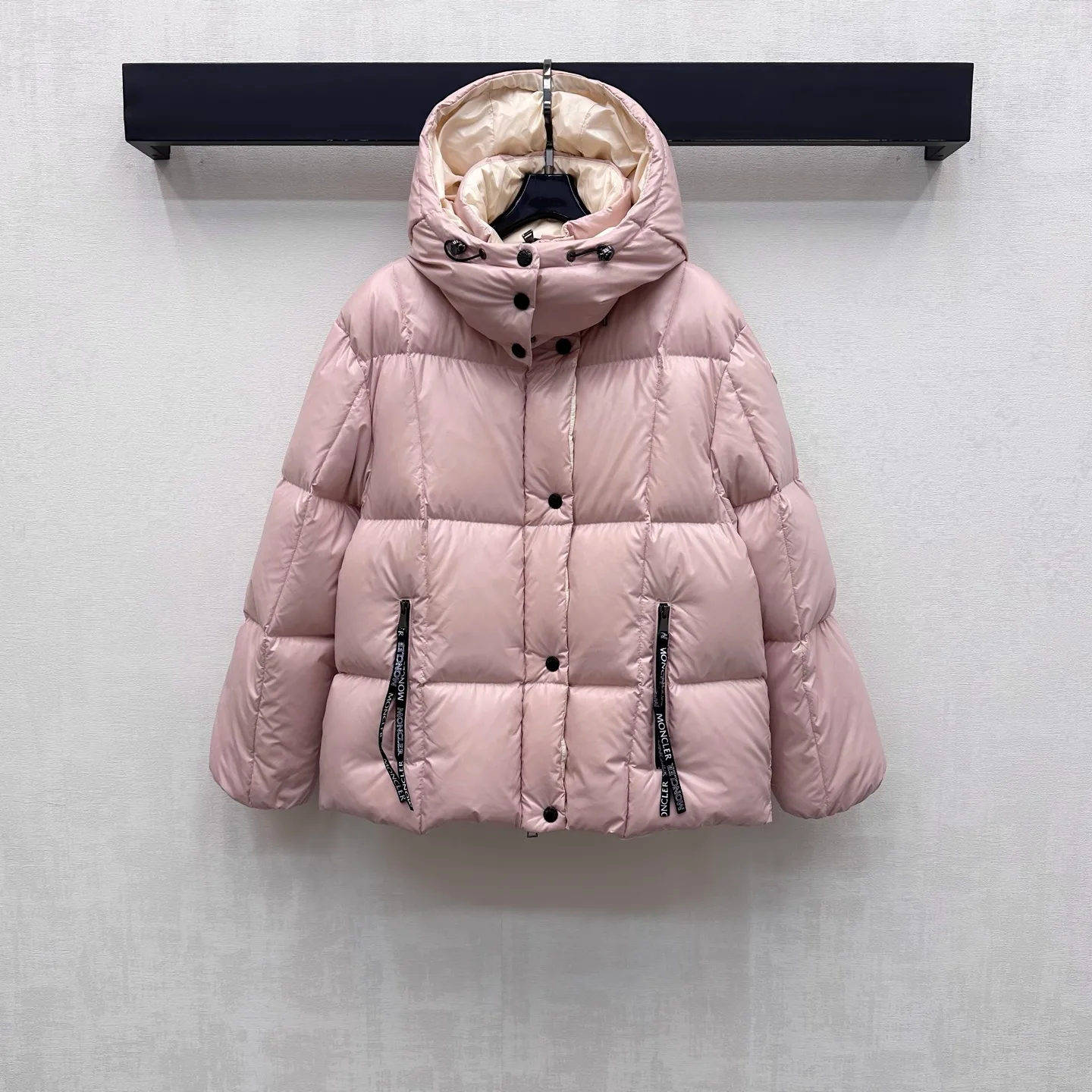 Куртки И Пуховики Женские Moncler 19057933