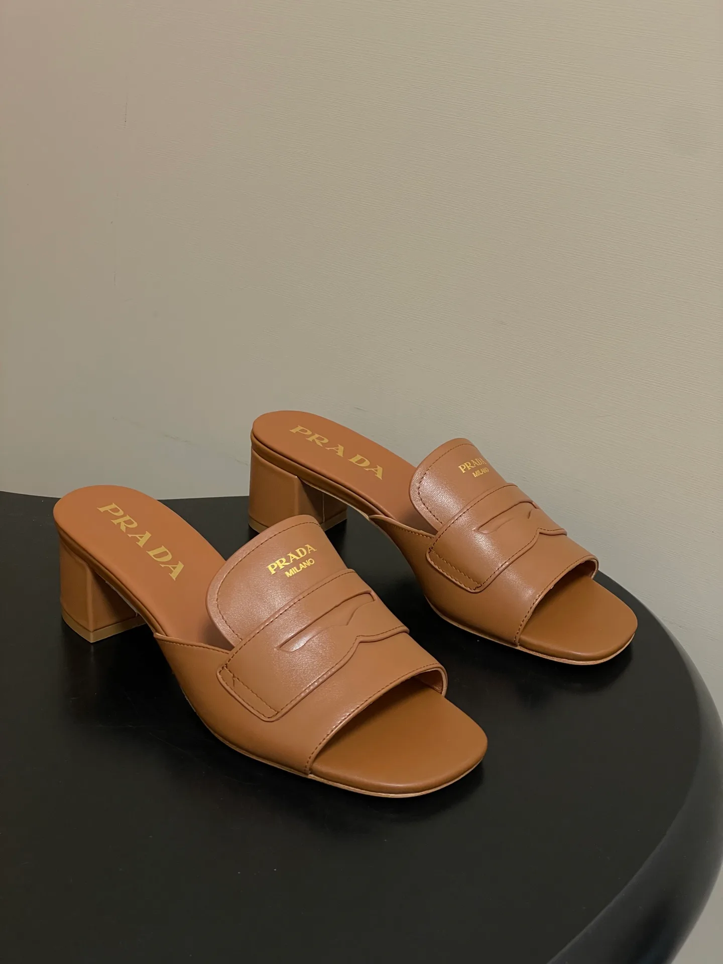 Босоножки Женские Prada 12880138