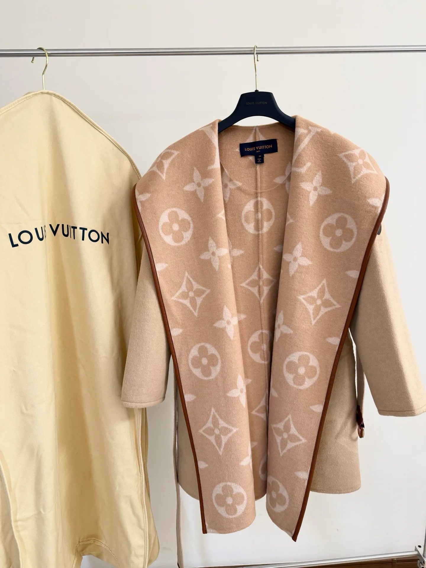 Пальто Женские Louis Vuitton 18601495