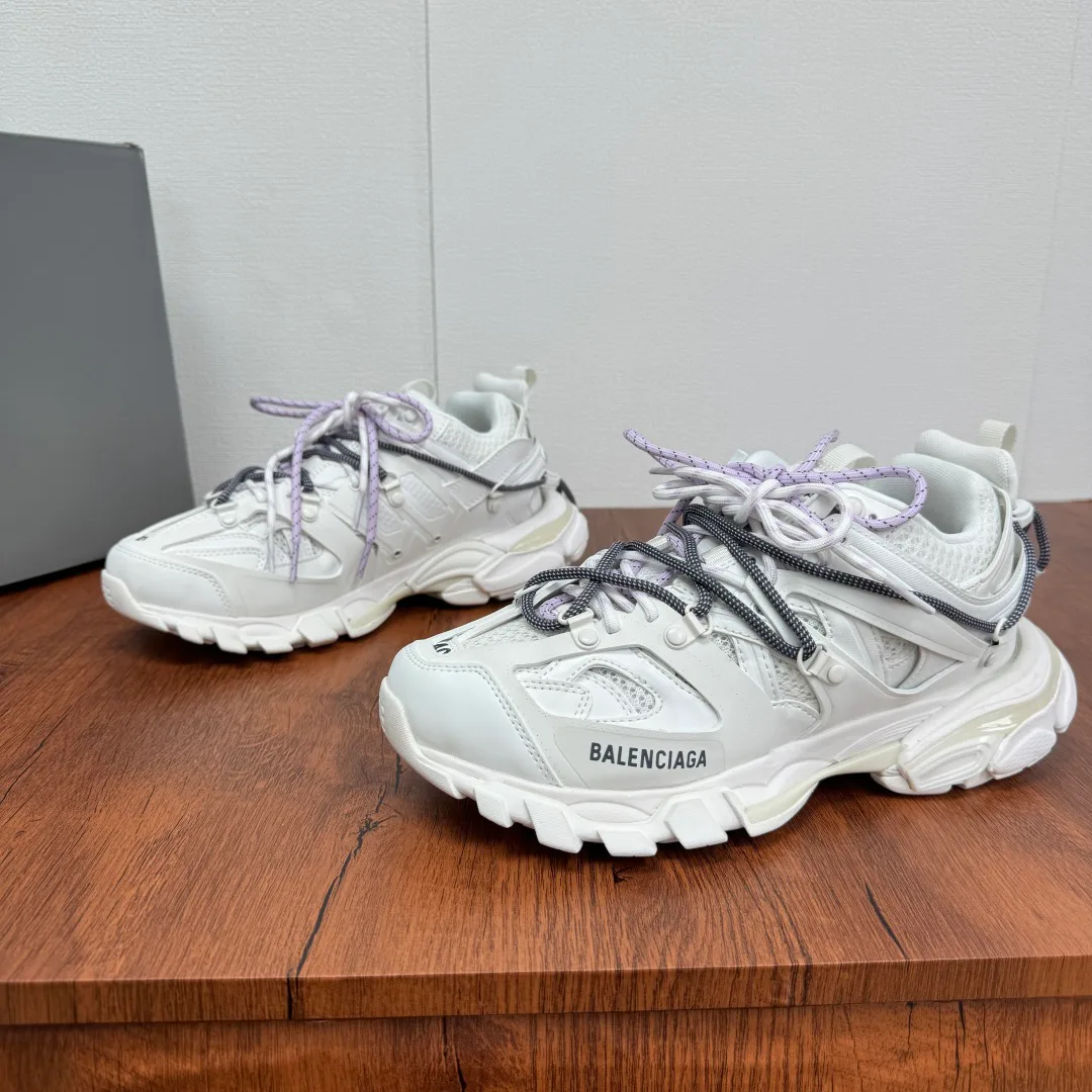 Кроссовки Женские Balenciaga 13216467