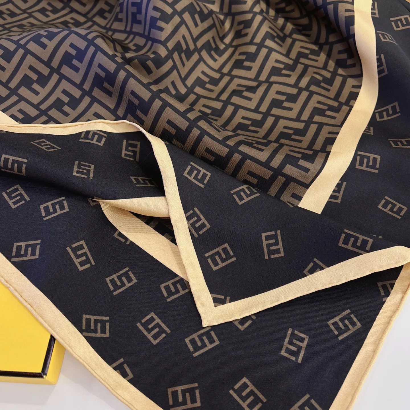 Шарфы Fendi 13447601