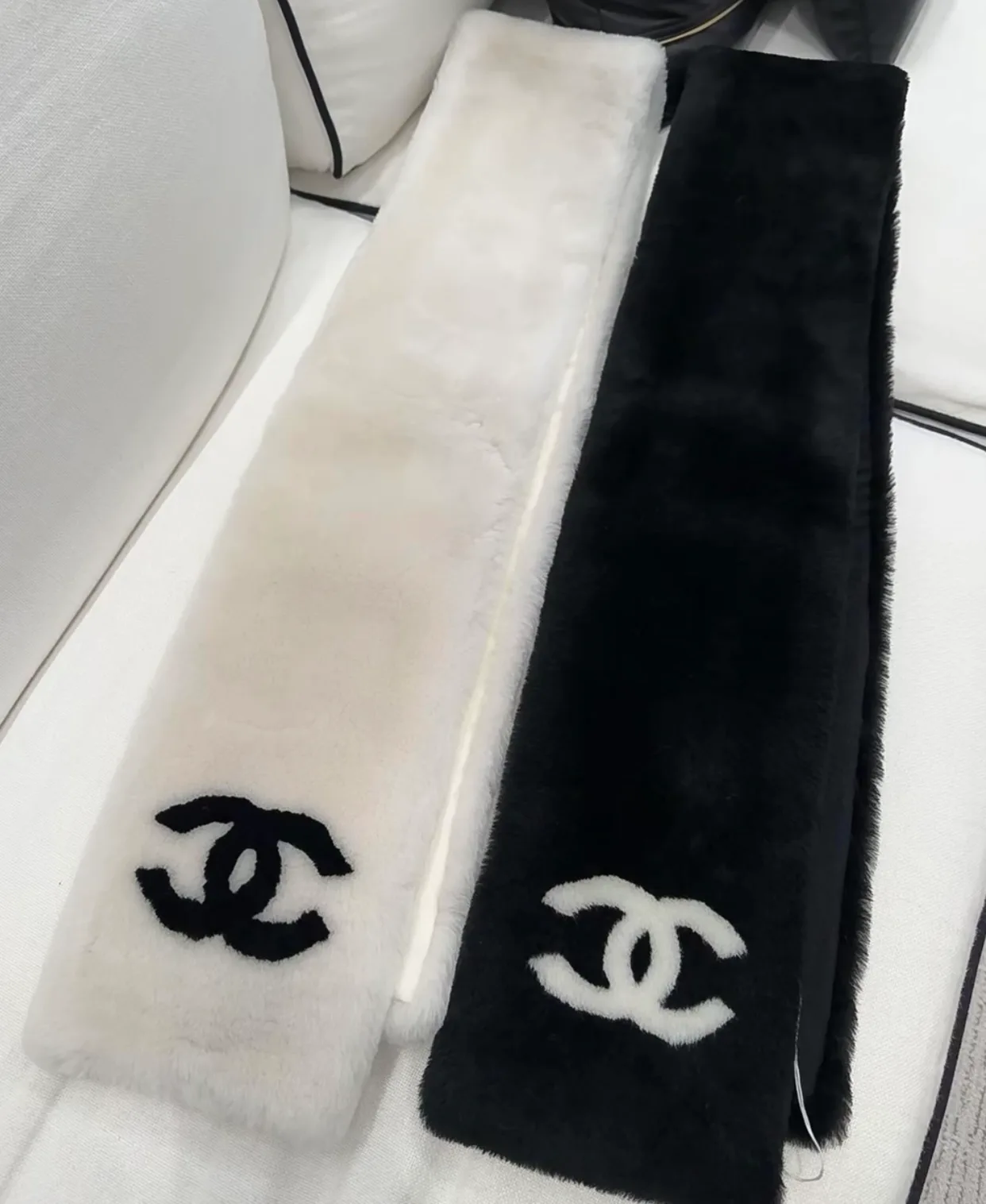 Шарфы Chanel 18347723