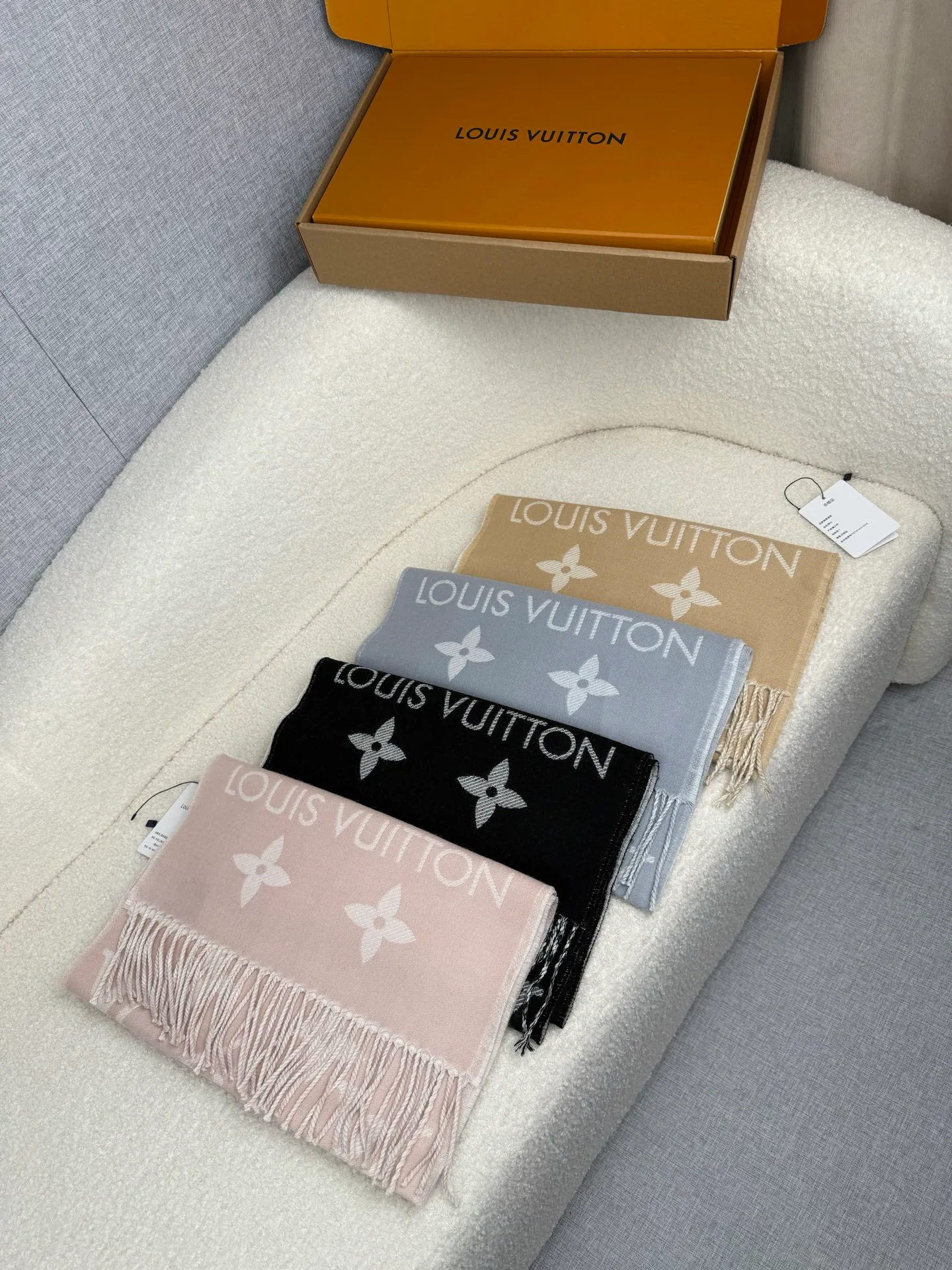 Шарфы Louis Vuitton 1422227