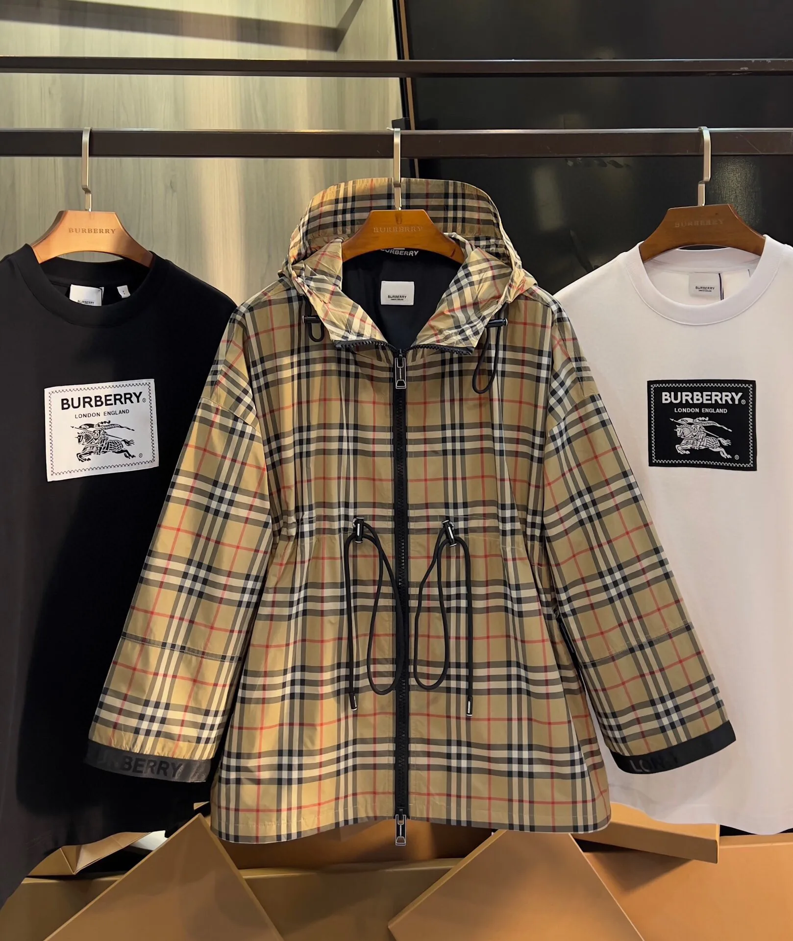 Куртки Женские Burberry