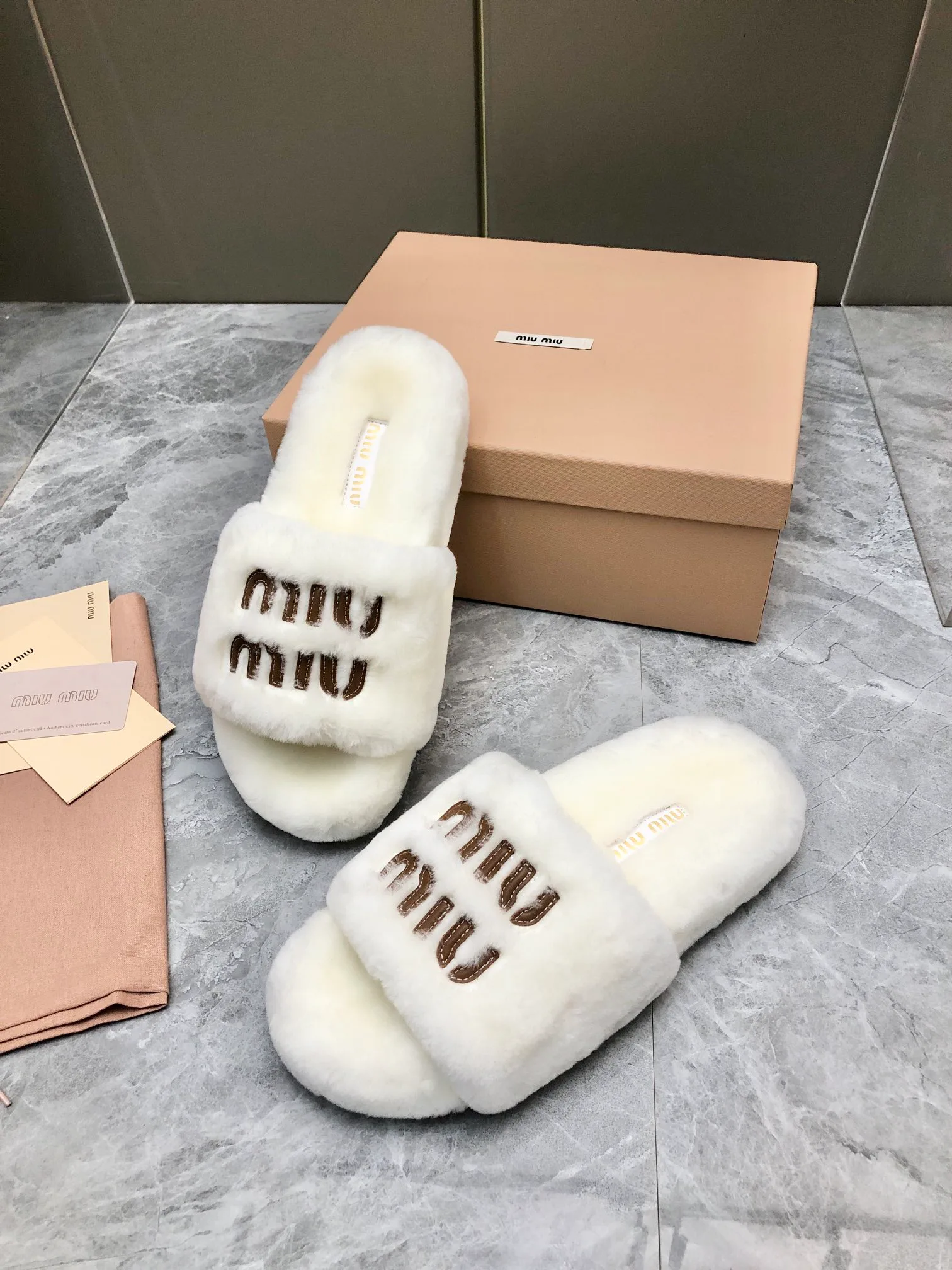 Тапочки Женские Miu Miu 18005820