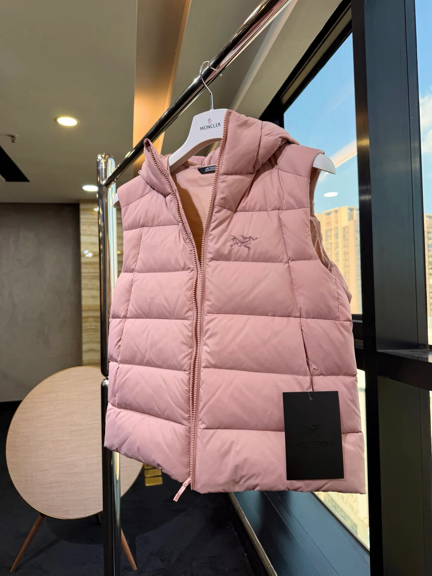 Куртки И Пуховики Женские Arcteryx 18725302