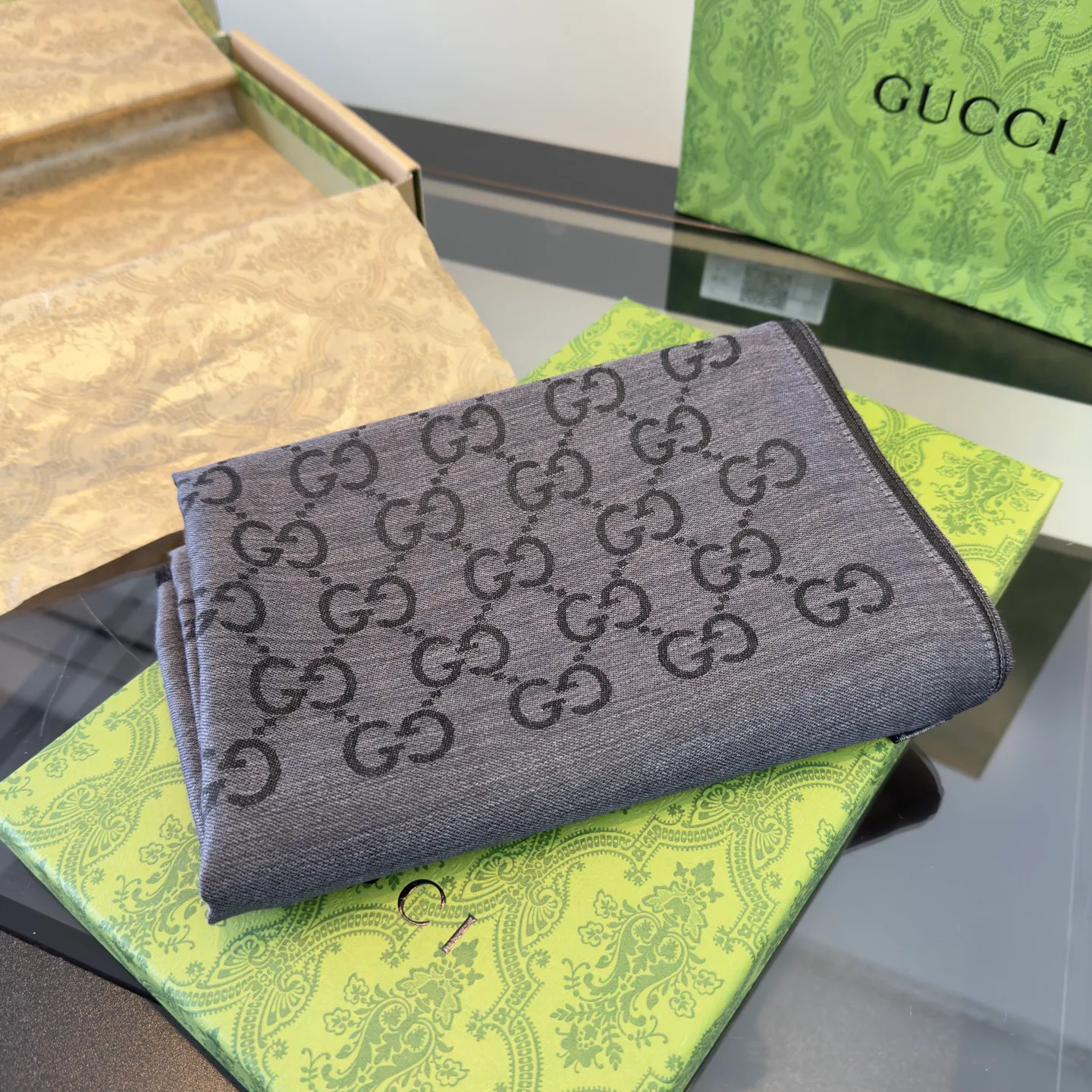 Шарфы Gucci 17906923