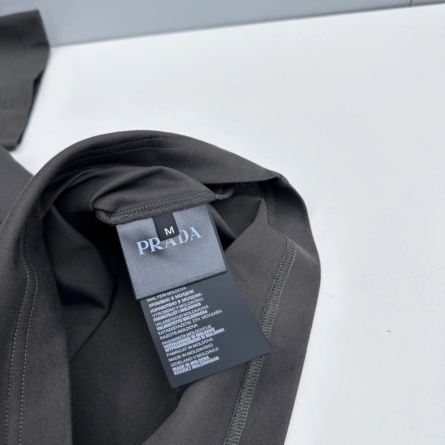 Футболки Женские Prada 1635382