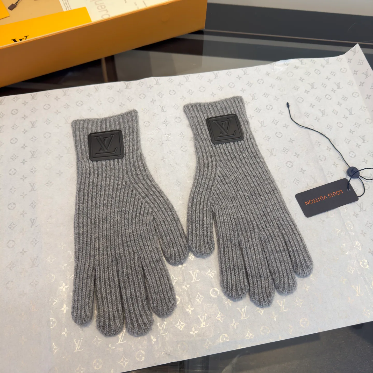 Головные Уборы Louis Vuitton 663350