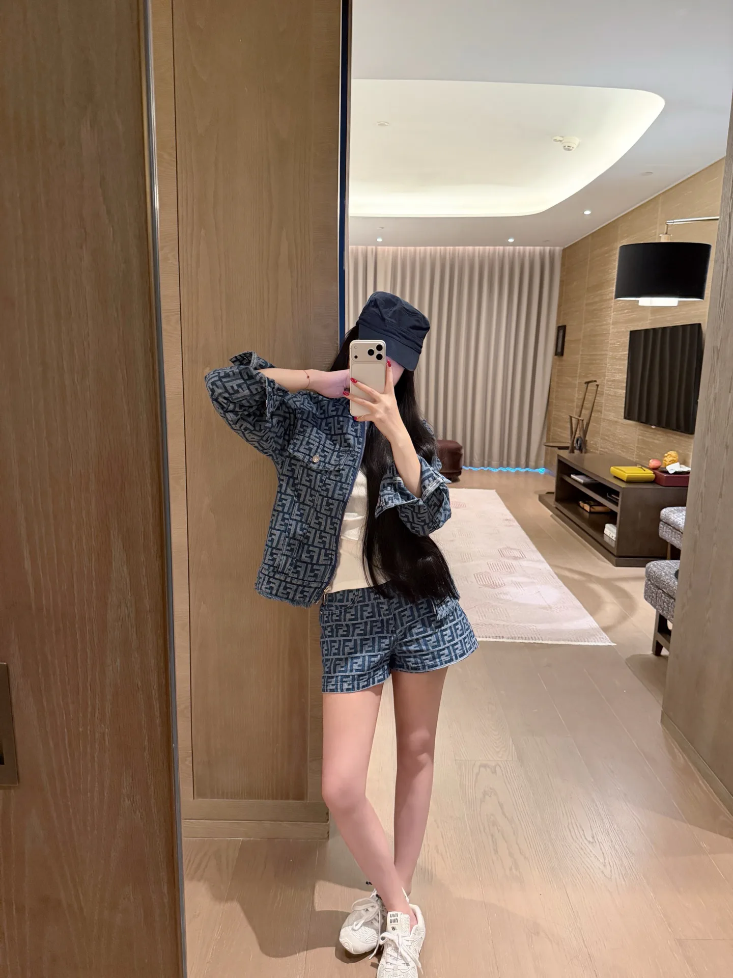 Куртки И Пуховики Женские Fendi 10529046