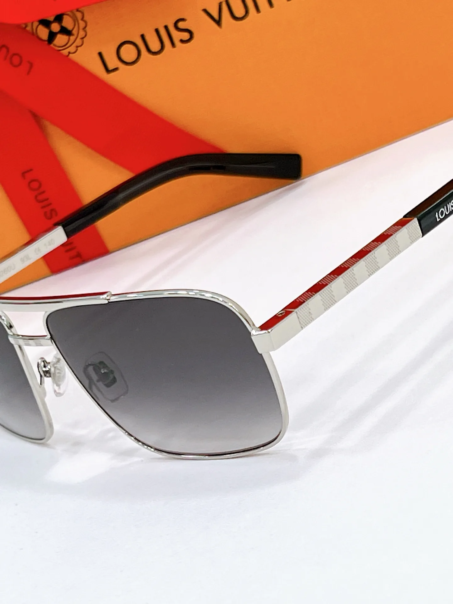 Очки Louis Vuitton 11451985