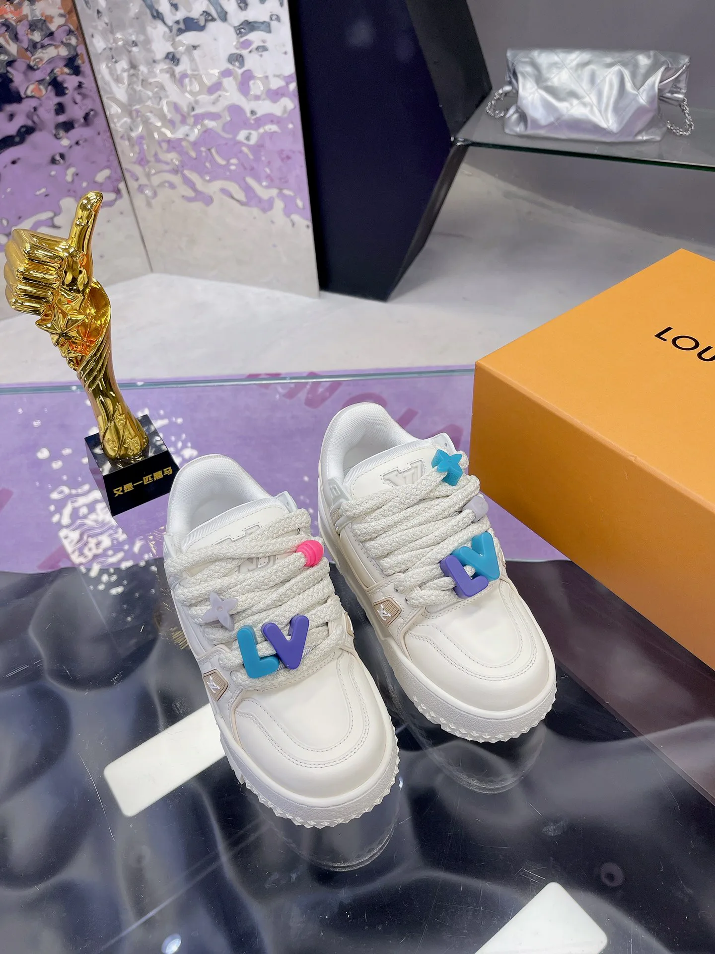 Кроссовки Женские Louis Vuitton 276135