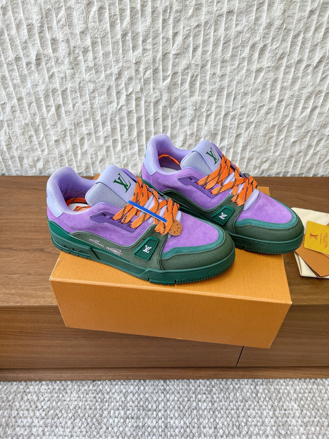 Кроссовки Женские Louis Vuitton 9885138