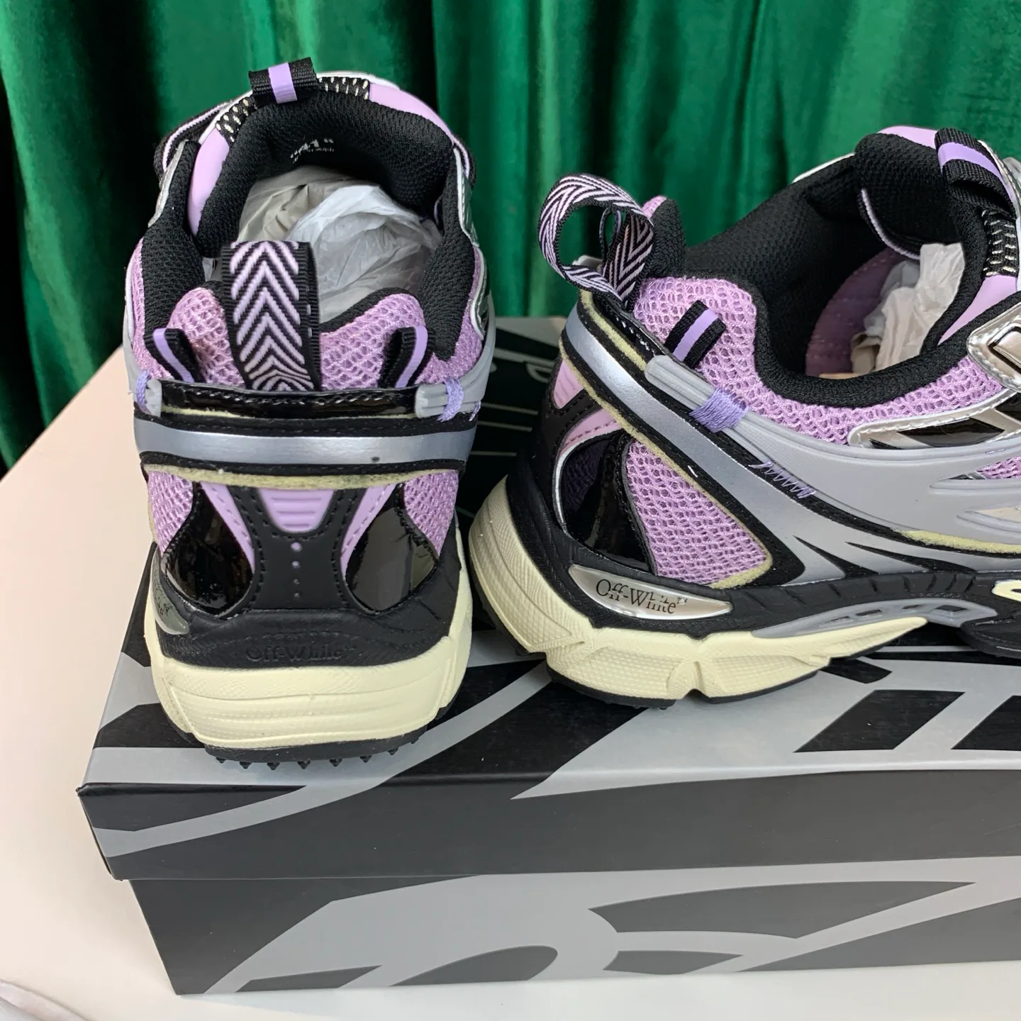 Кроссовки Женские Off-White 1106608