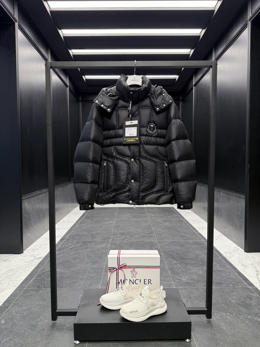Куртки И Пуховики Женские Moncler 18007707