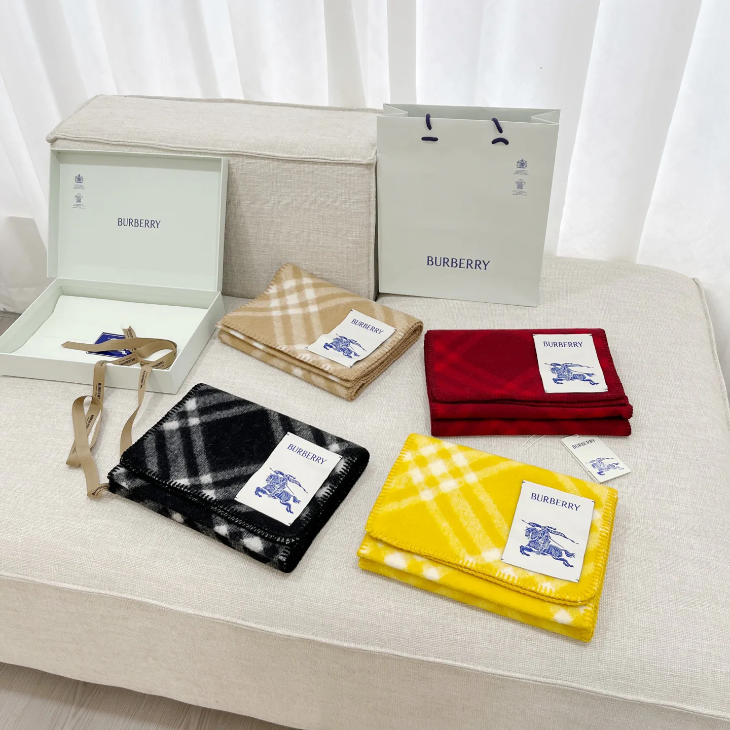 Шарфы Burberry 1326197