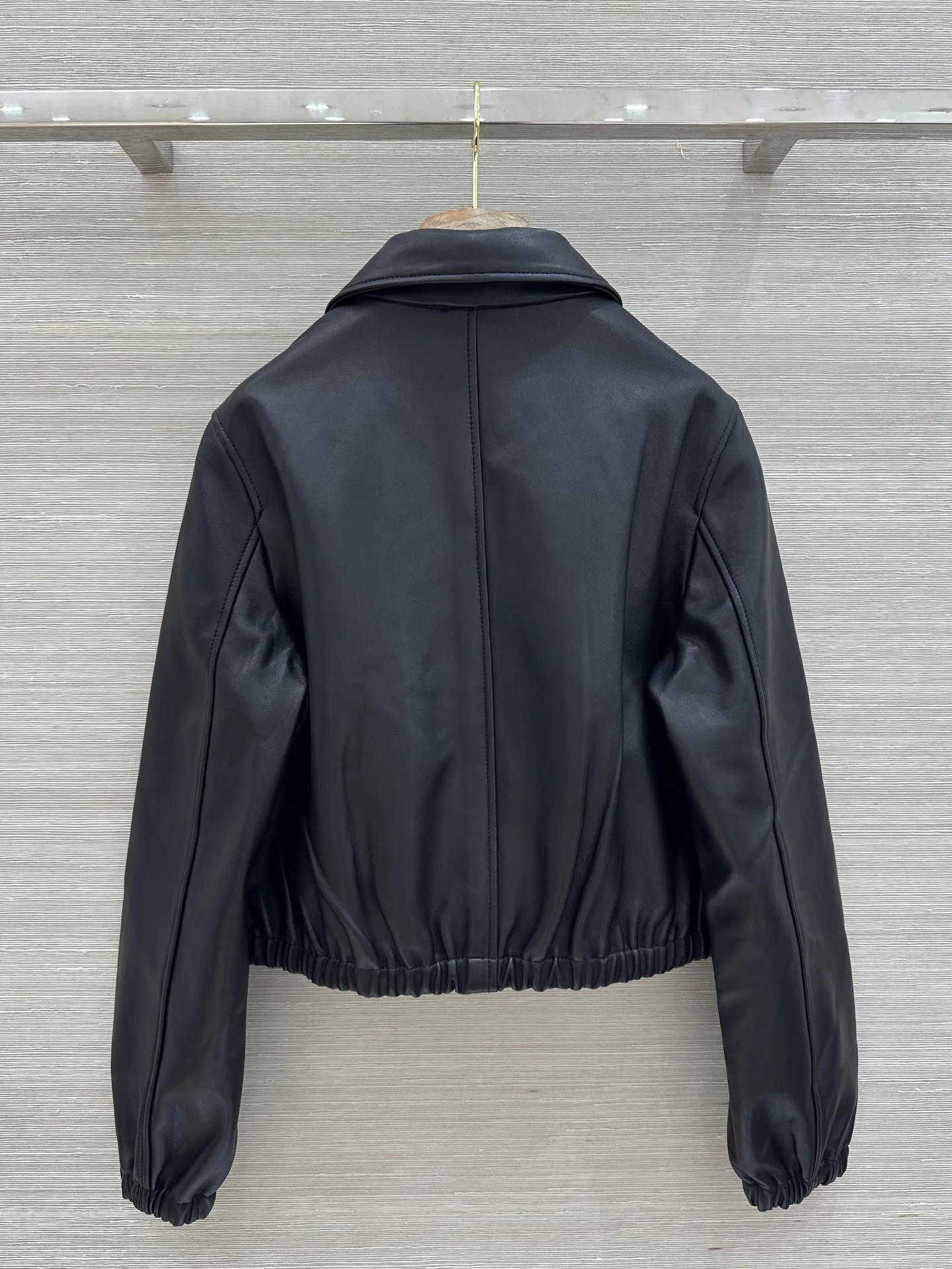 Кожаные Куртки И Дублёнки Женские Gucci 18027485